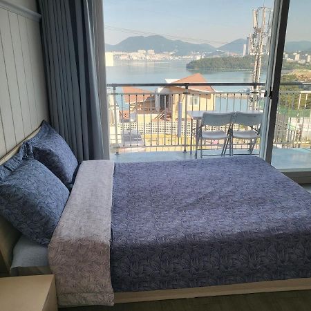 Yeosu Blooming Pension Exteriér fotografie